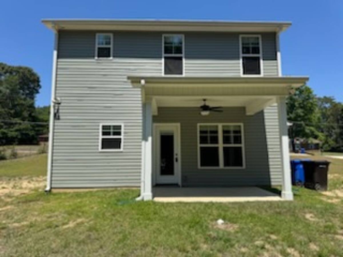 House for rent at 390 Summer Hill Rd, Fayetteville, NC 28303