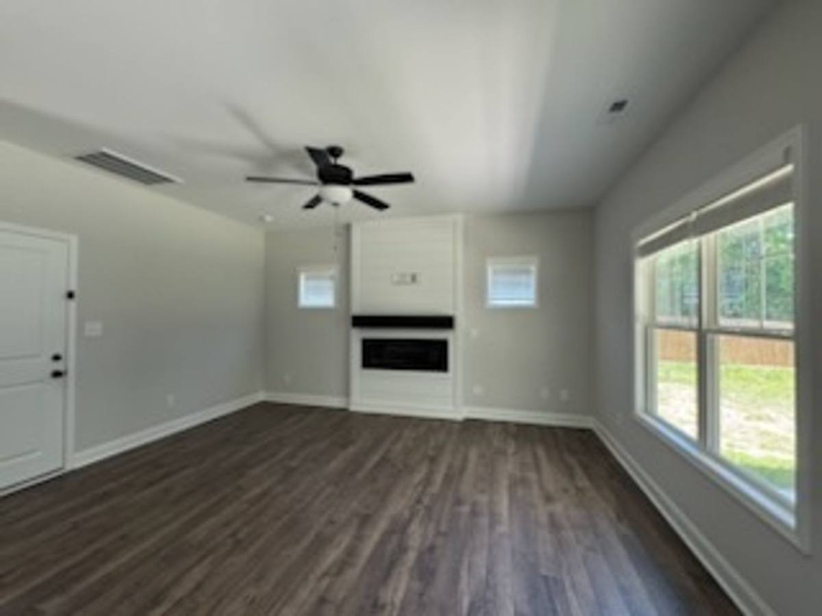 House for rent at 390 Summer Hill Rd, Fayetteville, NC 28303