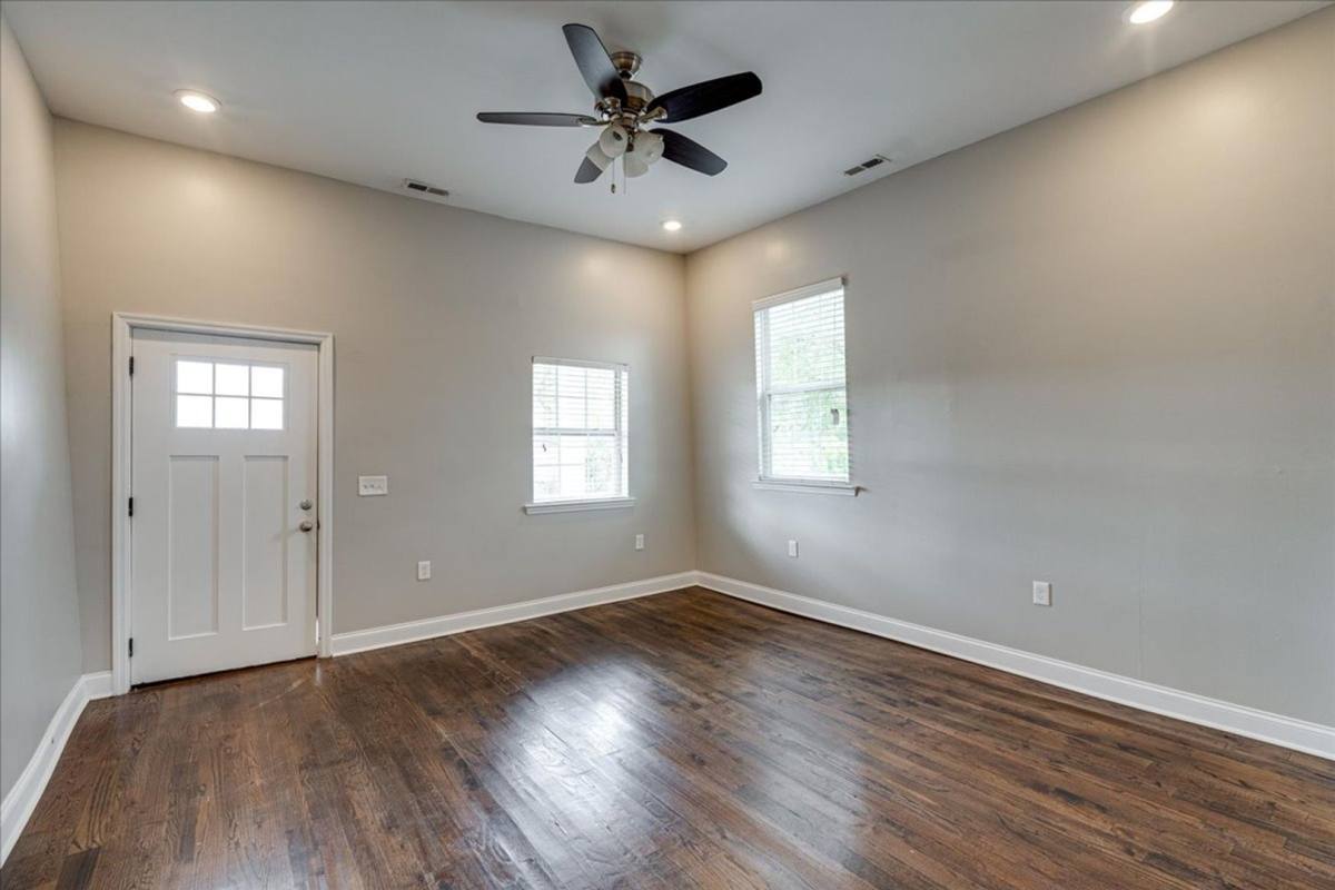 House for rent at 2425 Chamberlain Ave, Chattanooga, TN 37404