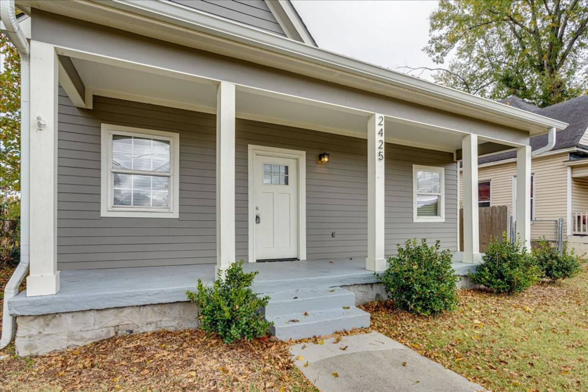 House for rent at 2425 Chamberlain Ave, Chattanooga, TN 37404