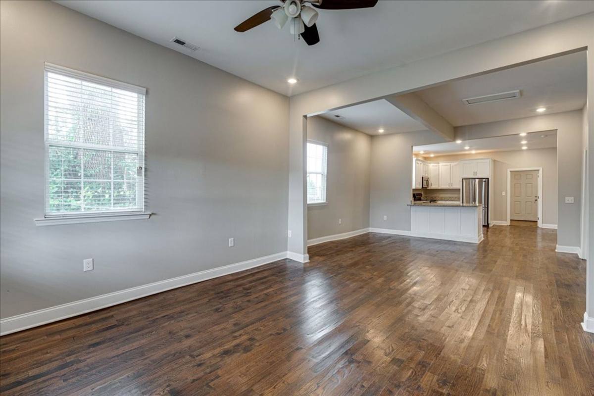 House for rent at 2425 Chamberlain Ave, Chattanooga, TN 37404