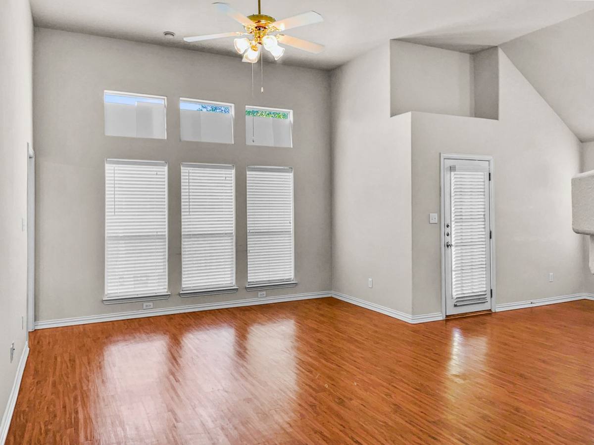 House for rent at 6220 Reddenson Dr, Fort Worth, TX 76132