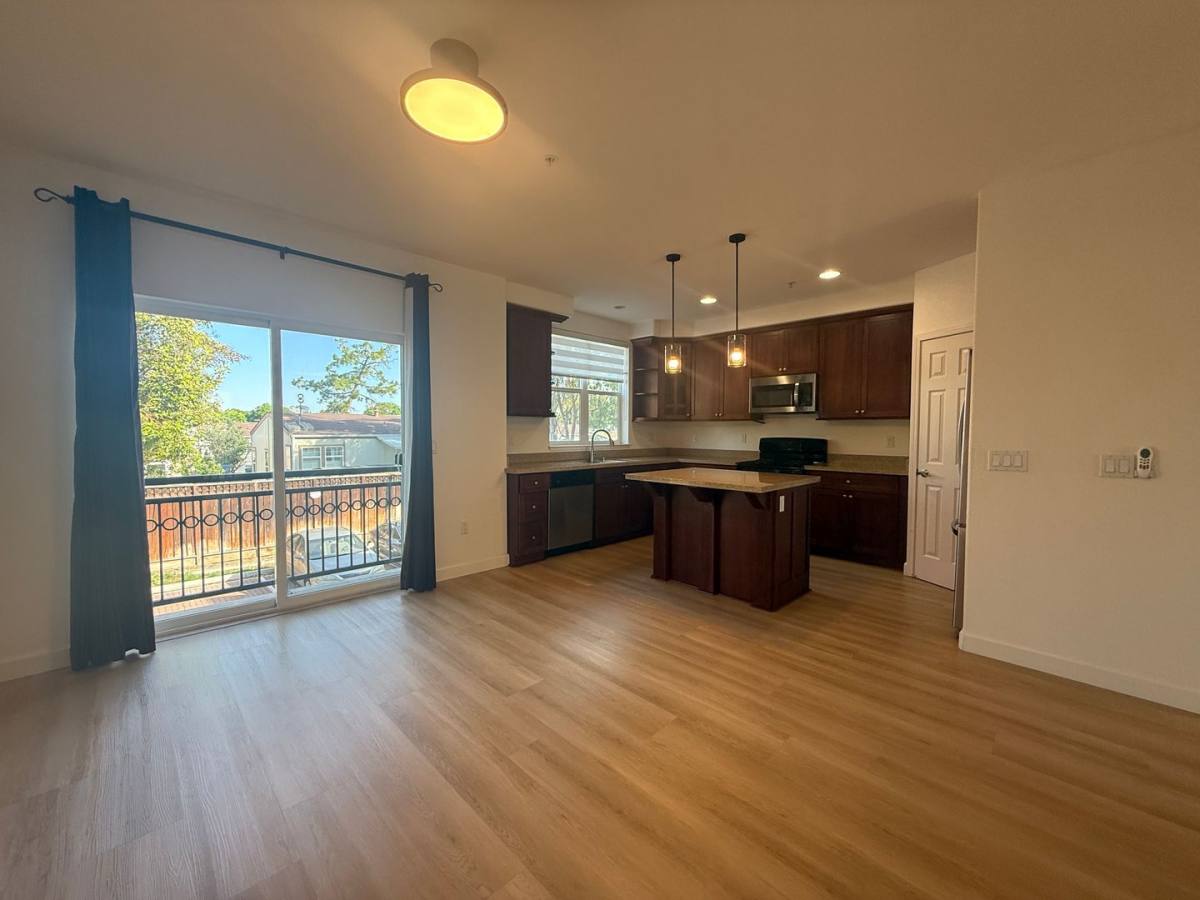 Townhouse for rent at 45 Esfahan Dr, San Jose, CA 95111