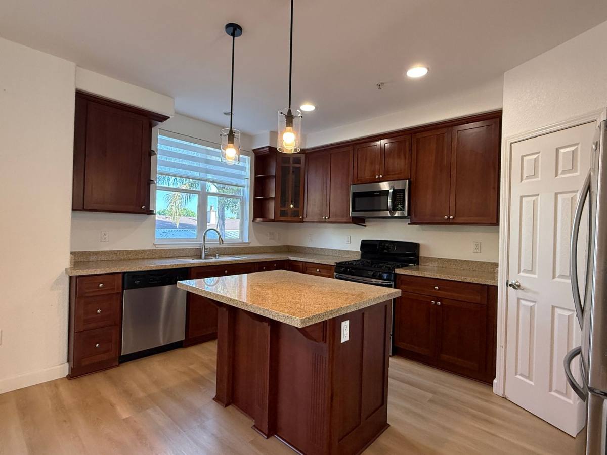 Townhouse for rent at 45 Esfahan Dr, San Jose, CA 95111