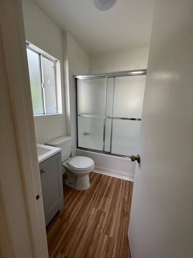 Apartment for rent at 14320-14322 1 2 Gilmore St, Van Nuys, CA 91401