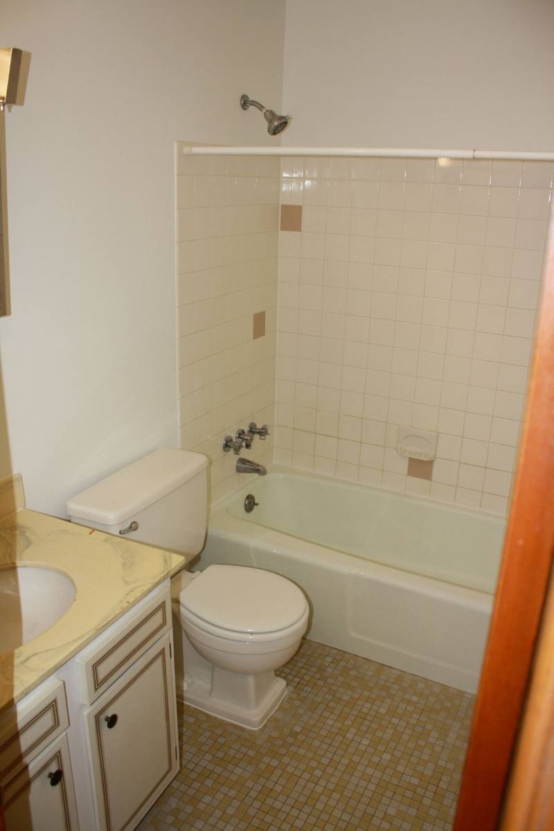 Apartment for rent at 10100 Minnetonka Blvd, Hopkins, MN 55305