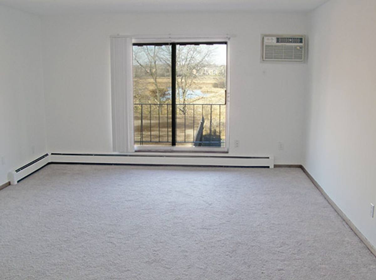 Apartment for rent at 10100 Minnetonka Blvd, Hopkins, MN 55305