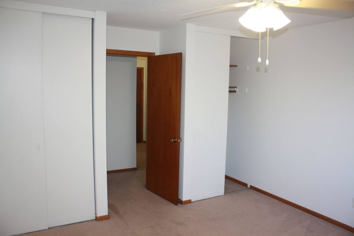 Apartment for rent at 10100 Minnetonka Blvd, Hopkins, MN 55305