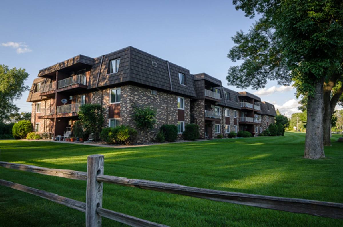Apartment for rent at 10100 Minnetonka Blvd, Hopkins, MN 55305
