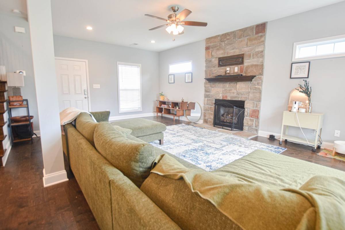 House for rent at 1048 Barnhill Rd, Clarksville, TN 37043