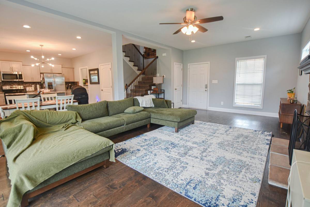 House for rent at 1048 Barnhill Rd, Clarksville, TN 37043