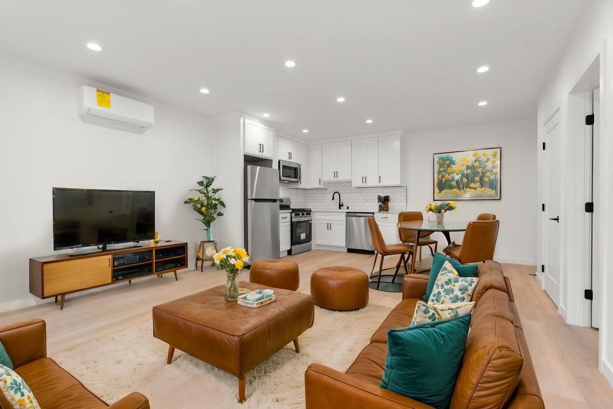 Apartment for rent at 3280 Provon Lane, Los Angeles, CA 90034