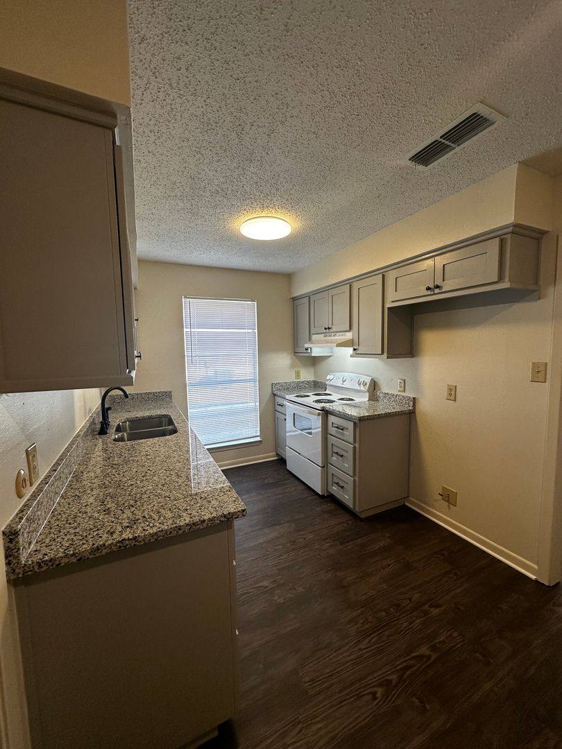 Apartment for rent at 1719-1721 Loring, Longview, TX 75604