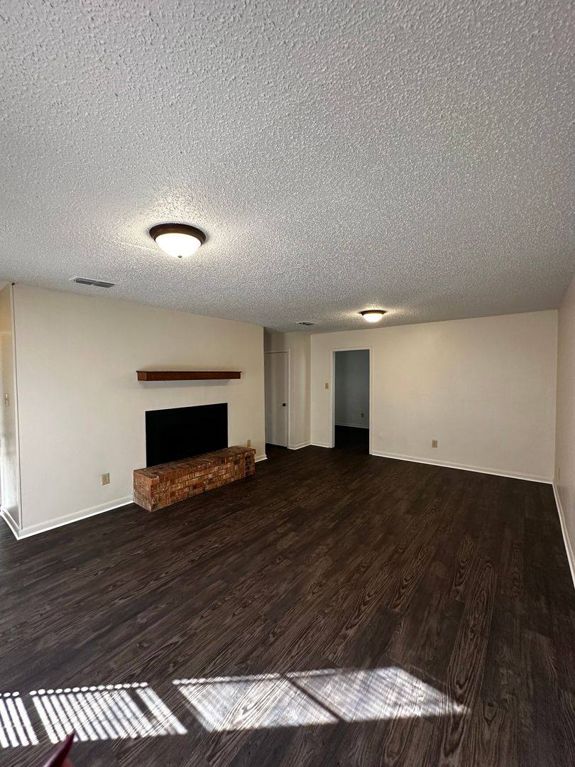 Apartment for rent at 1719-1721 Loring, Longview, TX 75604