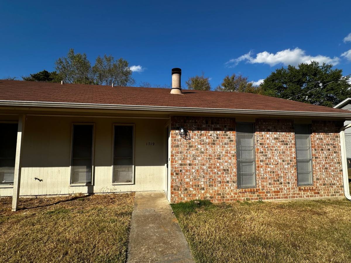 Apartment for rent at 1719-1721 Loring, Longview, TX 75604