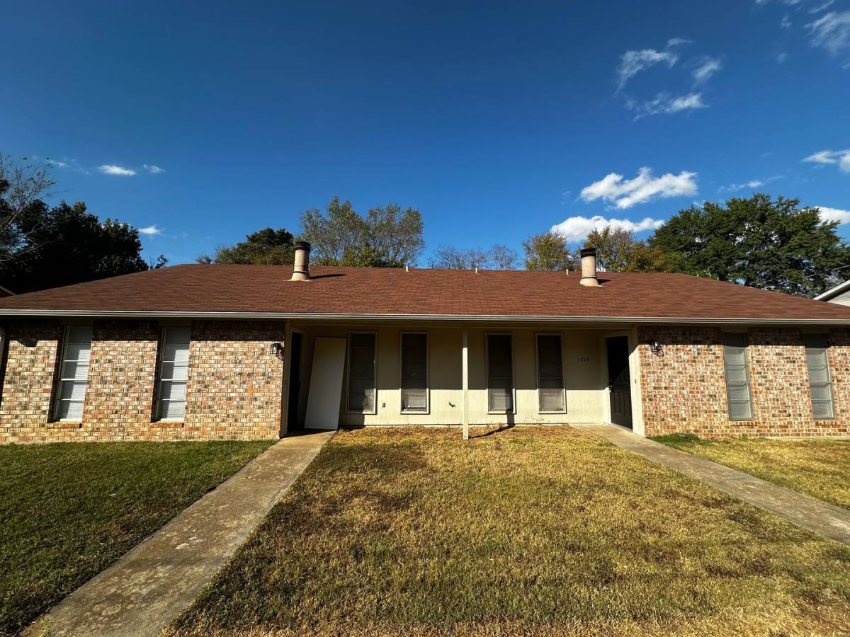 Apartment for rent at 1719-1721 Loring, Longview, TX 75604