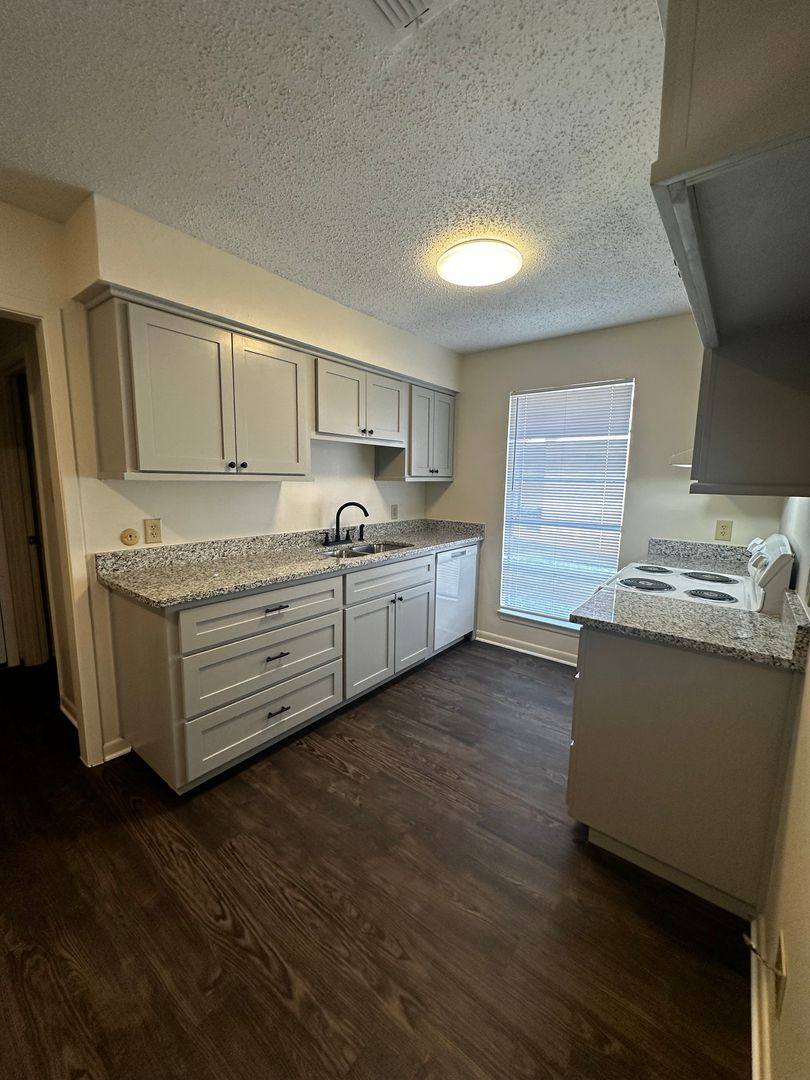 Apartment for rent at 1719-1721 Loring, Longview, TX 75604