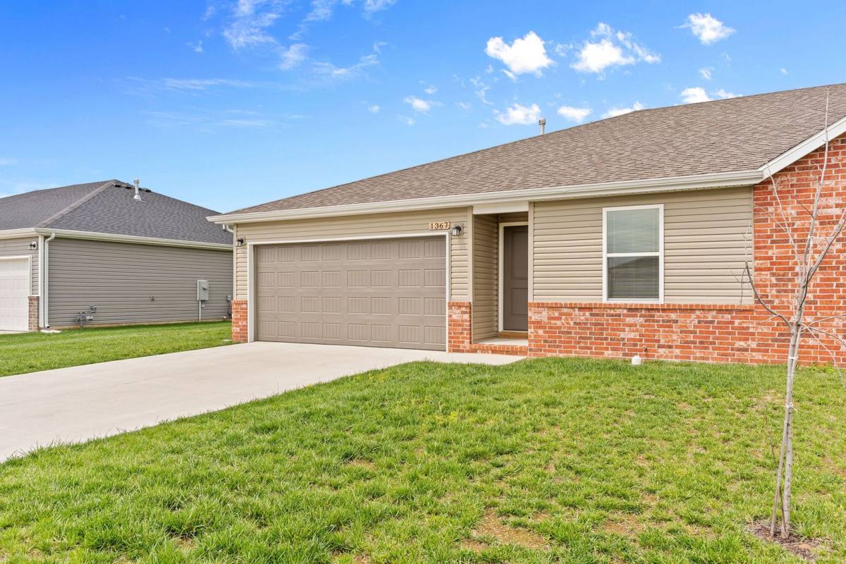House for rent at 1255 S Choctaw Rd, Republic, MO 65738