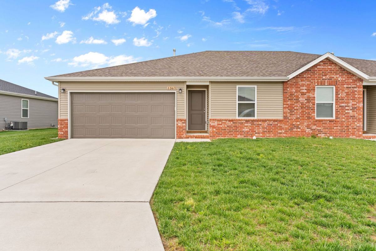 House for rent at 1255 S Choctaw Rd, Republic, MO 65738
