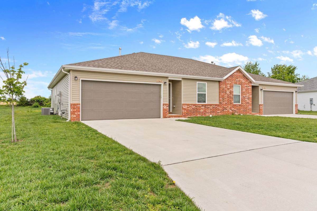 House for rent at 1255 S Choctaw Rd, Republic, MO 65738