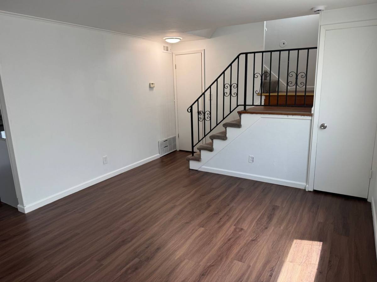 Apartment for rent at 5090-5092 Beacon Hill Rd, Columbus, OH 43228