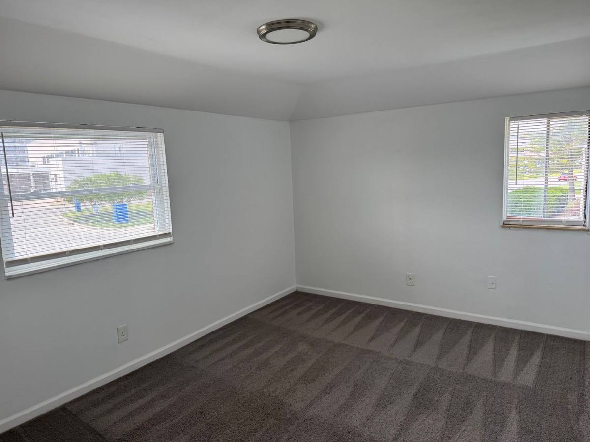 Apartment for rent at 5090-5092 Beacon Hill Rd, Columbus, OH 43228