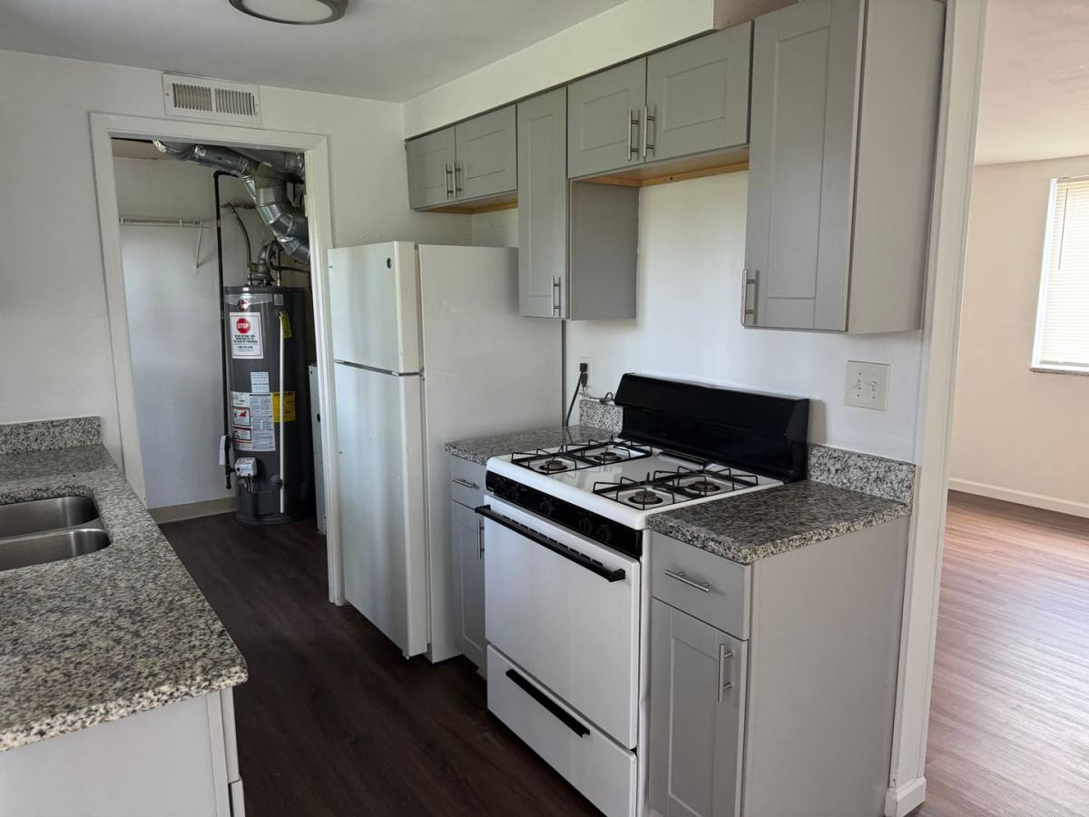 Apartment for rent at 5090-5092 Beacon Hill Rd, Columbus, OH 43228