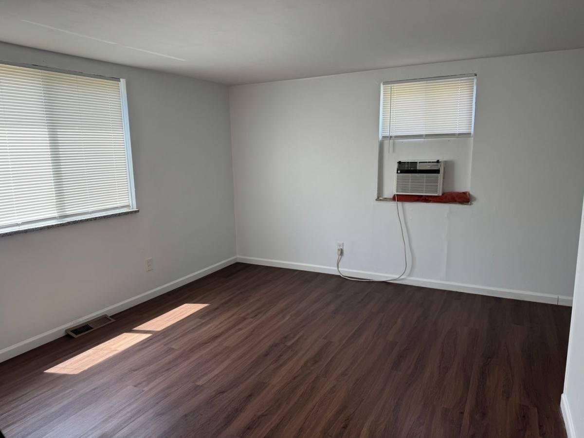Apartment for rent at 5090-5092 Beacon Hill Rd, Columbus, OH 43228