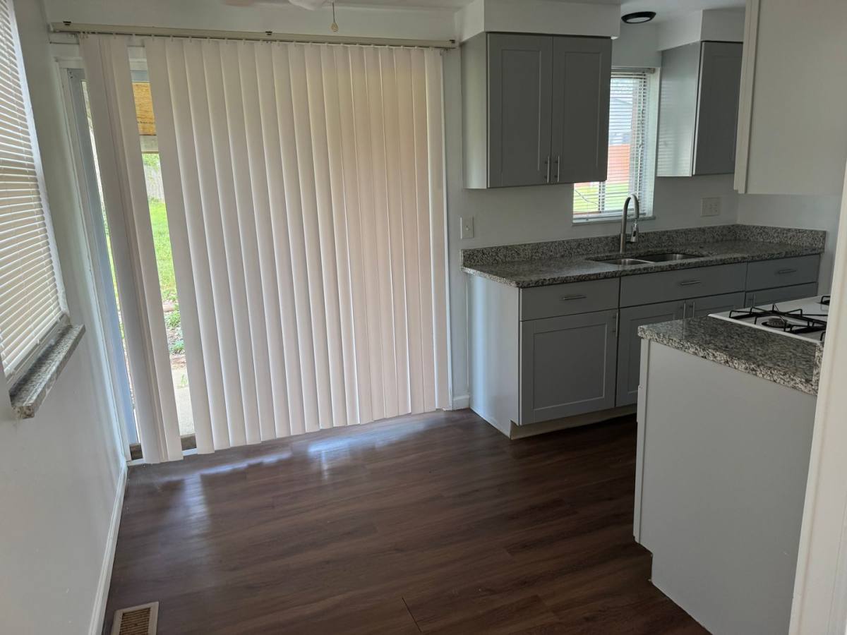 Apartment for rent at 5090-5092 Beacon Hill Rd, Columbus, OH 43228