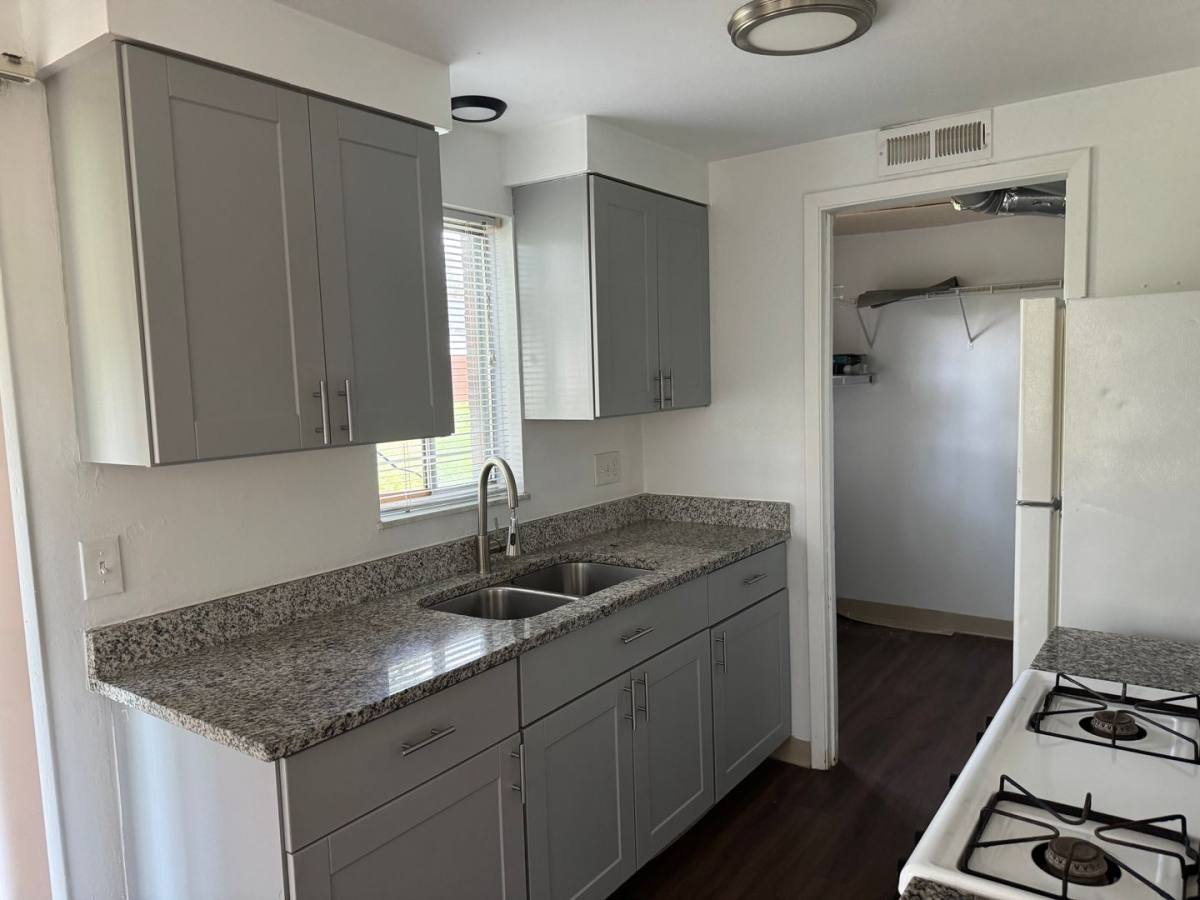 Apartment for rent at 5090-5092 Beacon Hill Rd, Columbus, OH 43228