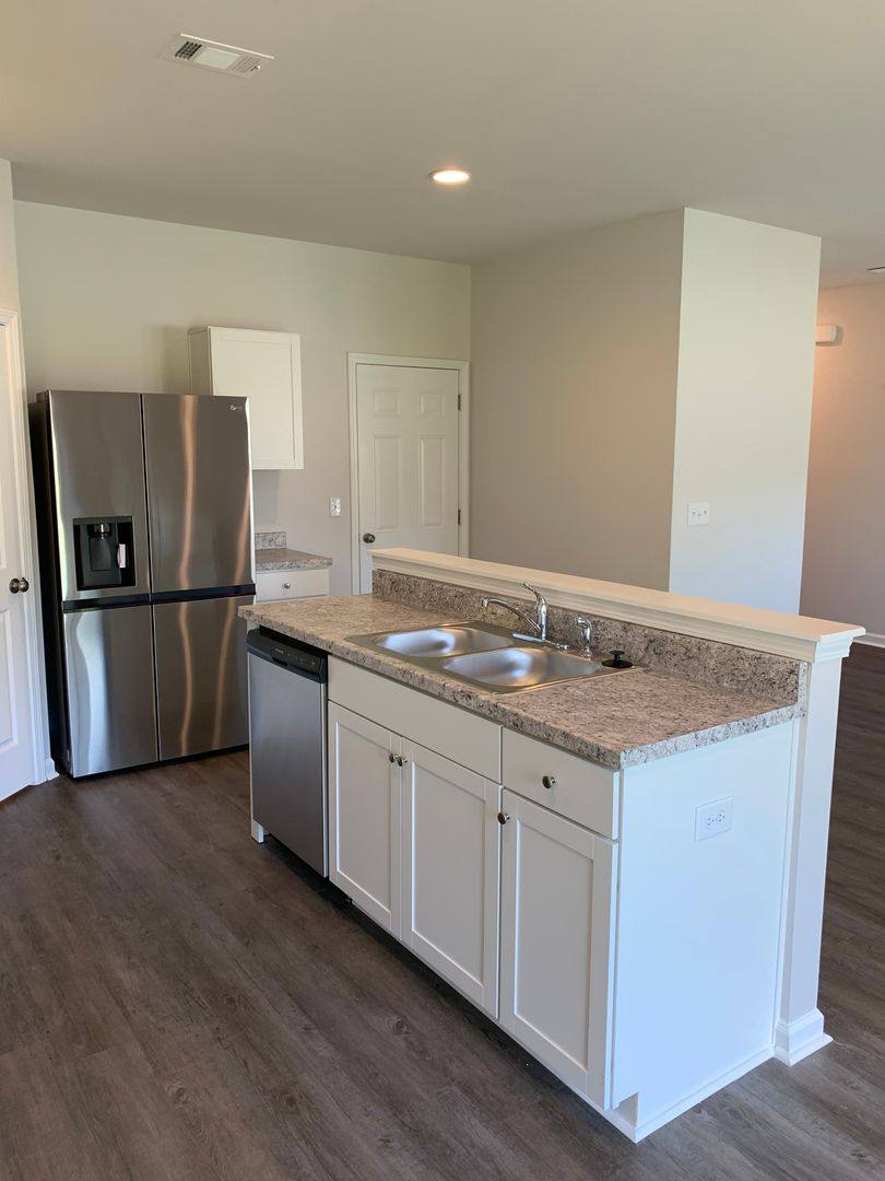 House for rent at 12391 Waterbury Dr, Moundville, AL 35474