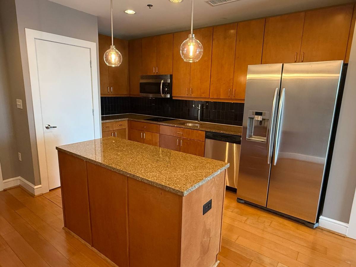 Condo for rent at 333 W Trade St, Charlotte, NC 28208