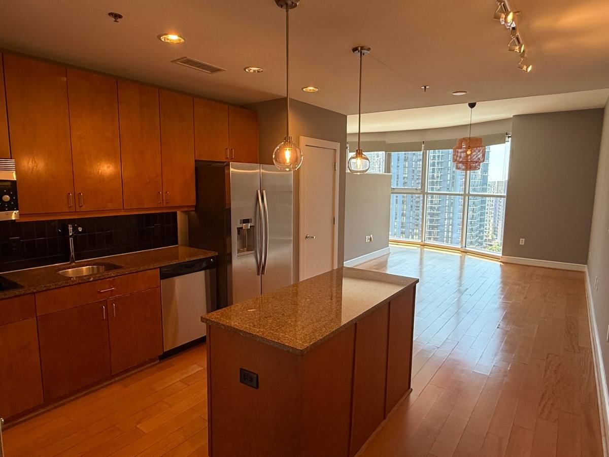 Condo for rent at 333 W Trade St, Charlotte, NC 28208