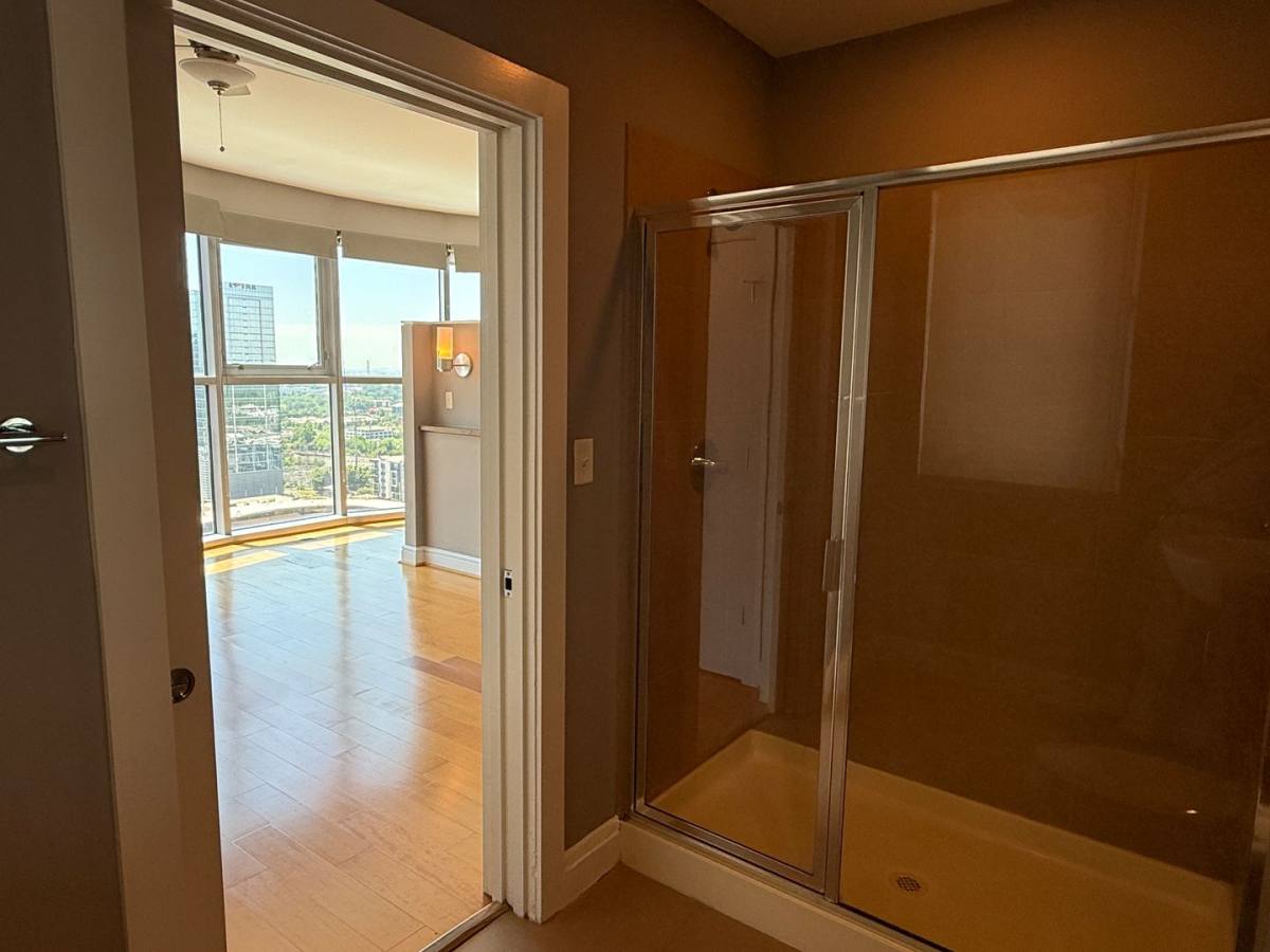 Condo for rent at 333 W Trade St, Charlotte, NC 28208
