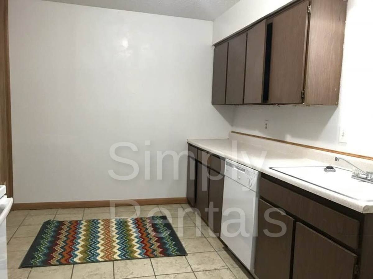 Apartment for rent at 409 Maple St, Commerce, TX 75428