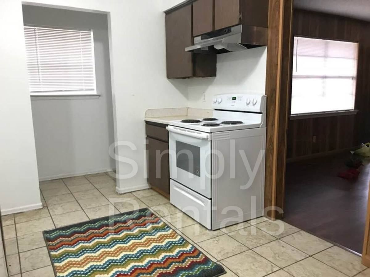 Apartment for rent at 409 Maple St, Commerce, TX 75428