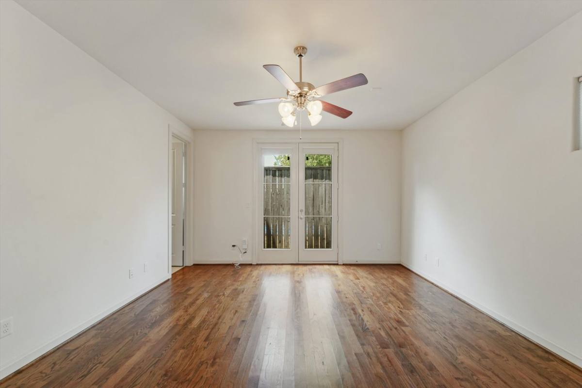 House for rent at 411 W 17th St, Houston, TX 77008