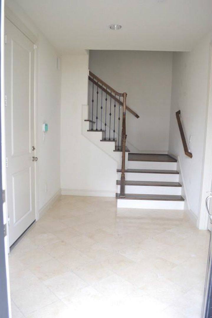 House for rent at 411 W 17th St, Houston, TX 77008