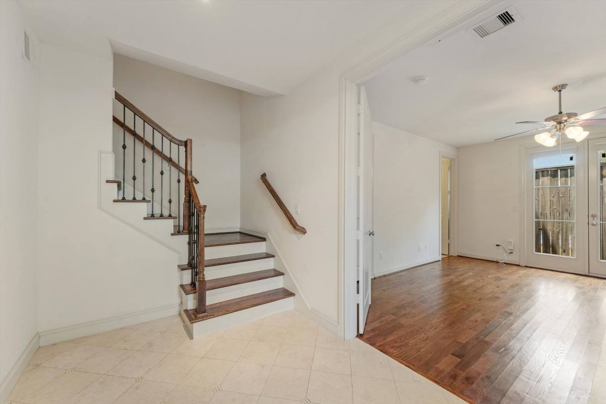 House for rent at 411 W 17th St, Houston, TX 77008