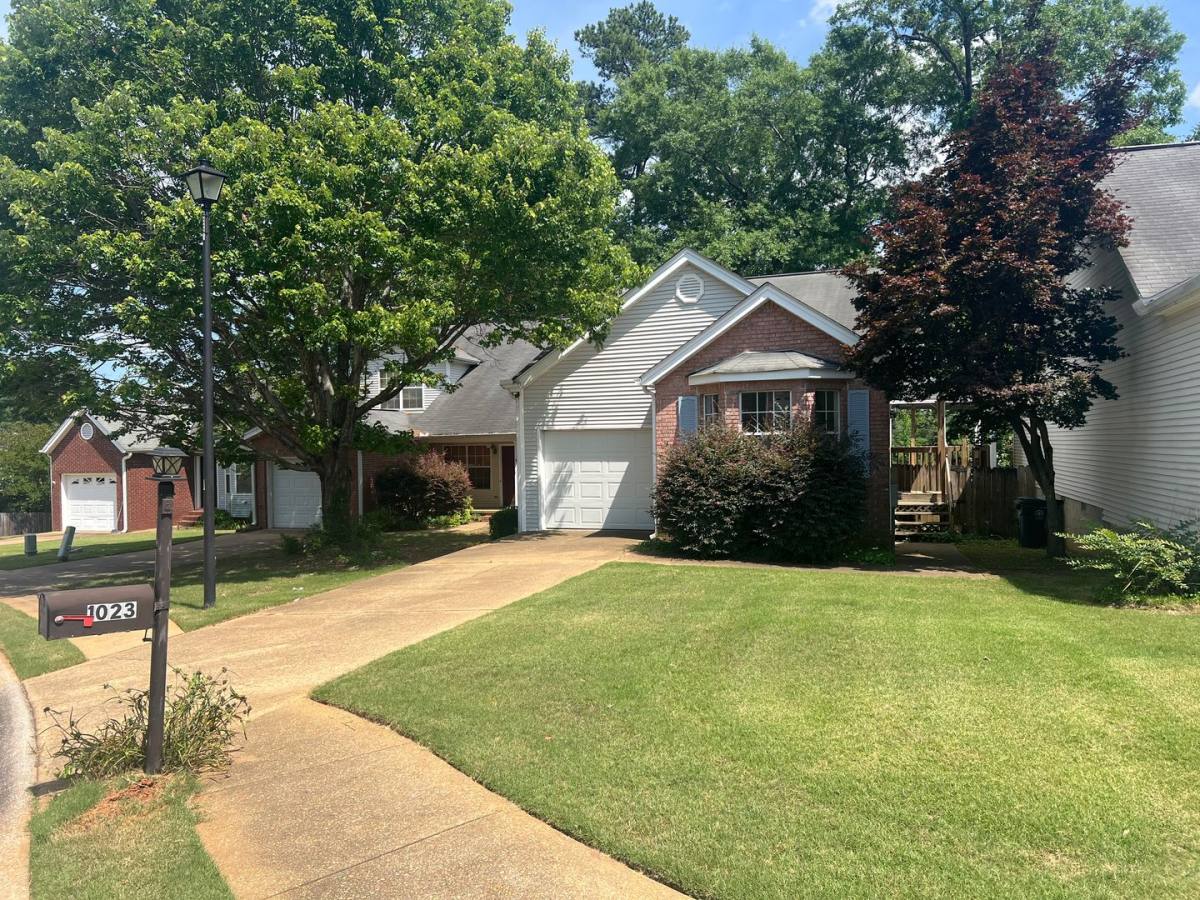 House for rent at 1023 Yellowhammer Lane, Northport, AL 35476