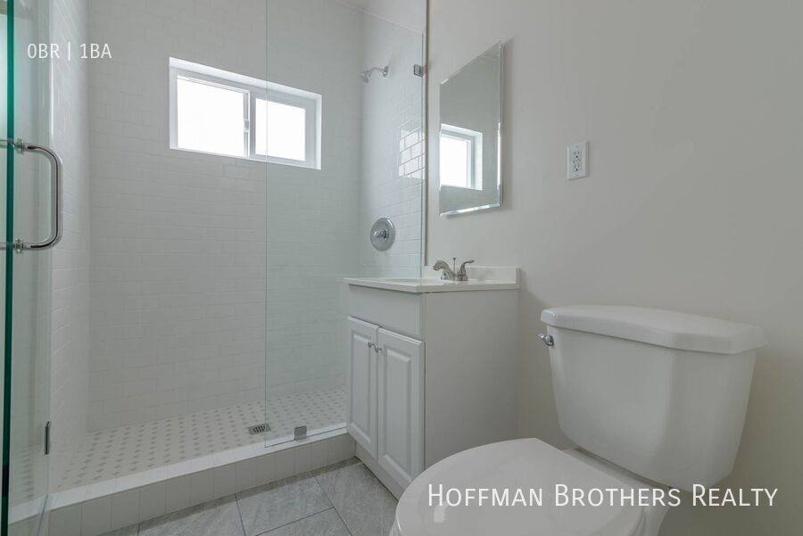 Apartment for rent at 404 N Coronado St #108, Los Angeles, CA 90026