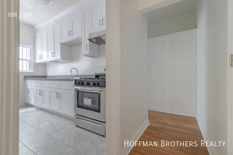 Apartment for rent at 404 N Coronado St #108, Los Angeles, CA 90026