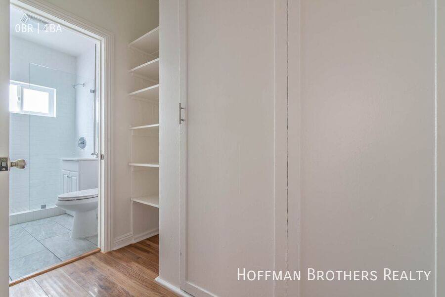 Apartment for rent at 404 N Coronado St #108, Los Angeles, CA 90026