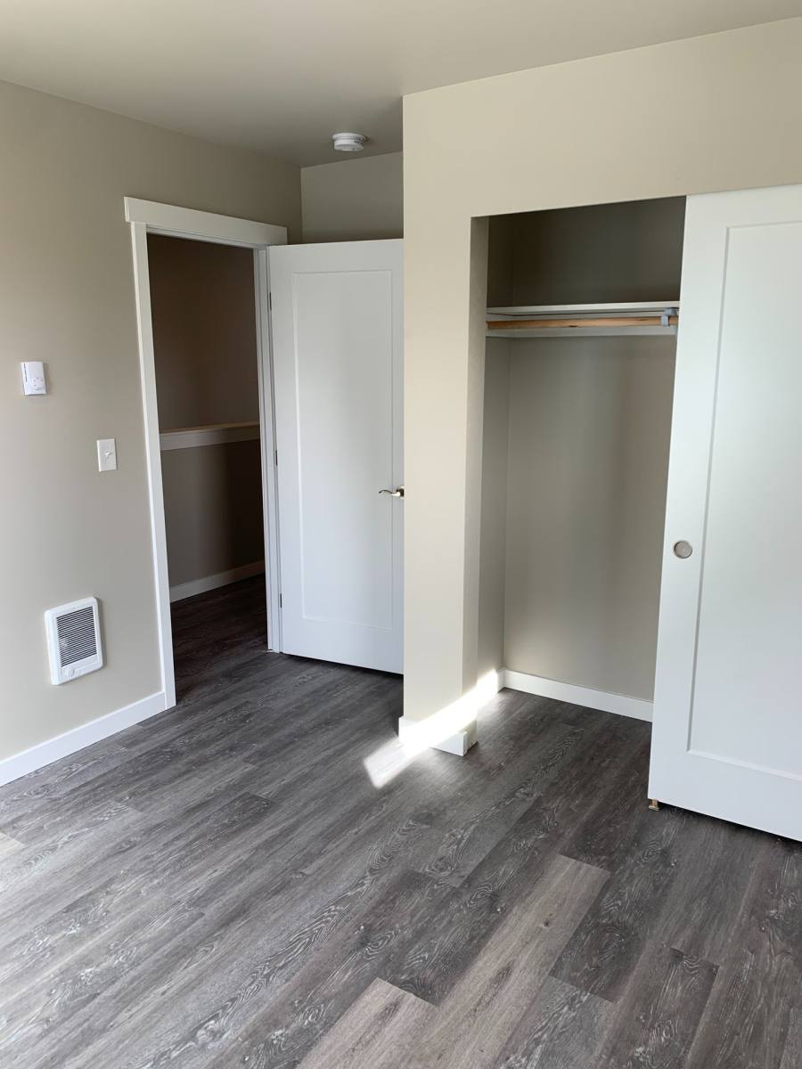 Apartment for rent at 668 E St, Blaine, WA 98230