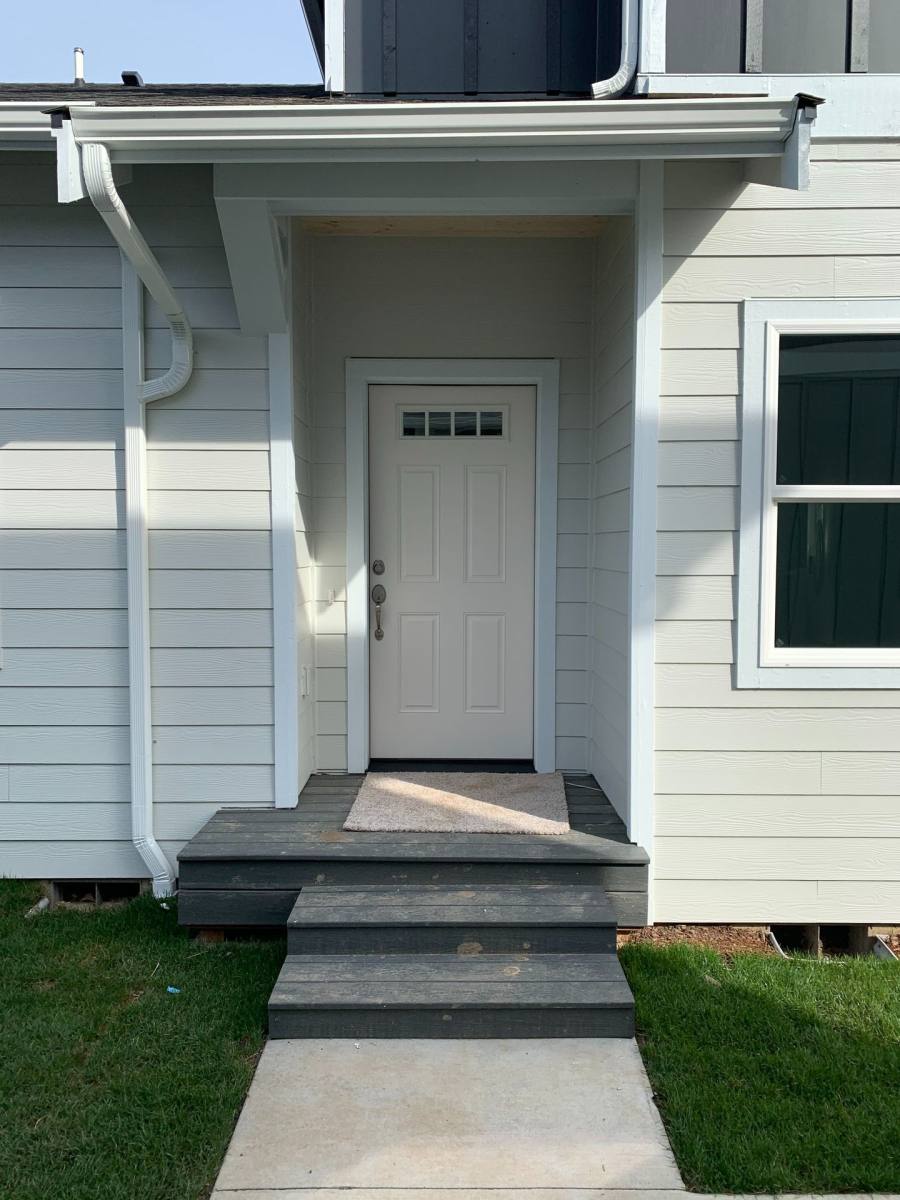 Apartment for rent at 668 E St, Blaine, WA 98230