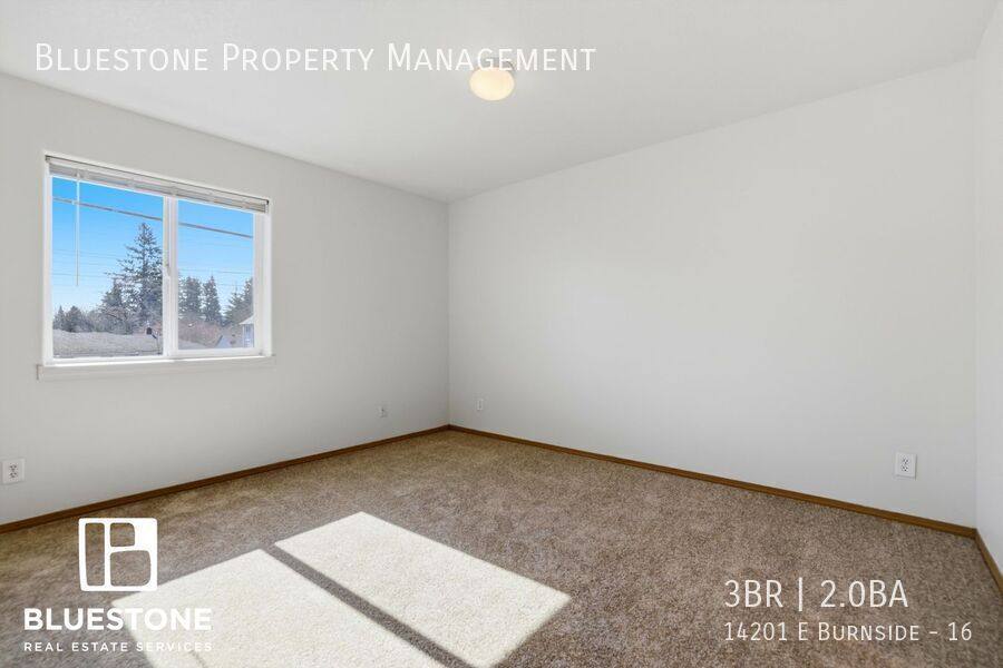 Apartment for rent at 14201 E Burnside #16, Portland, OR 97233