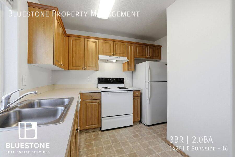 Apartment for rent at 14201 E Burnside #16, Portland, OR 97233