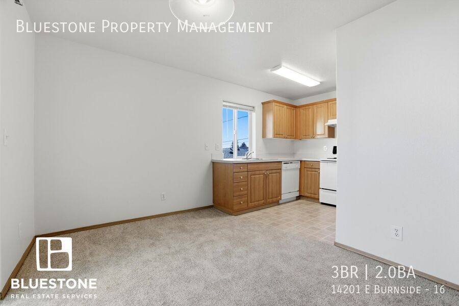 Apartment for rent at 14201 E Burnside #16, Portland, OR 97233