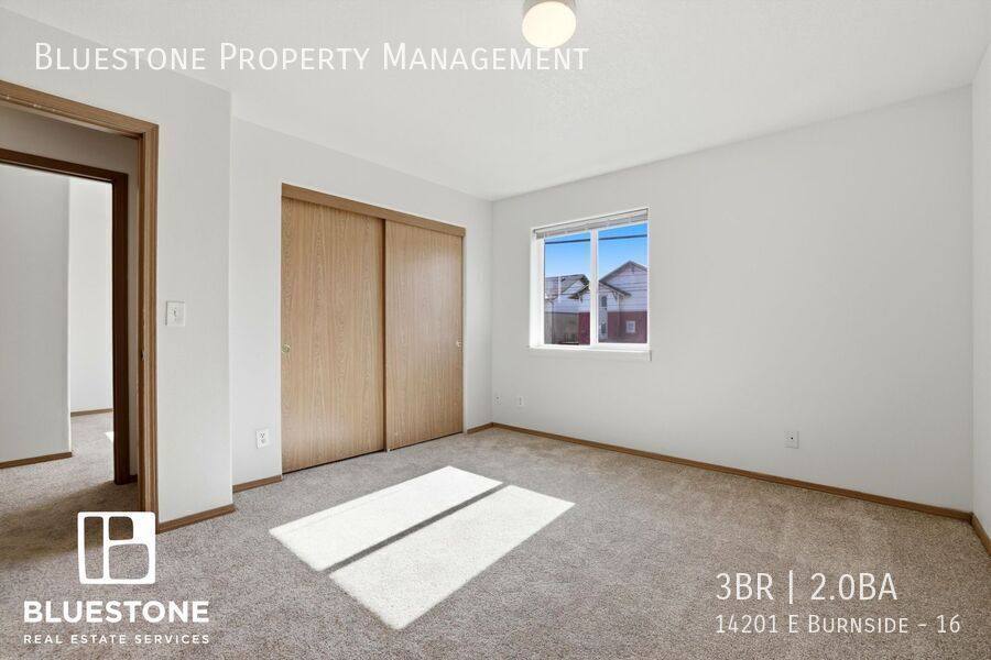 Apartment for rent at 14201 E Burnside #16, Portland, OR 97233