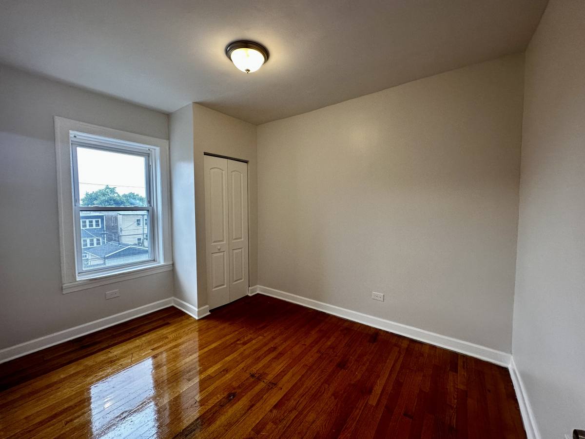 Apartment for rent at 4056 W Crystal St #1, Chicago, IL 60651